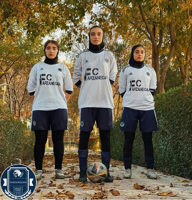 مدرسه فوتبال دختران فرزانگان