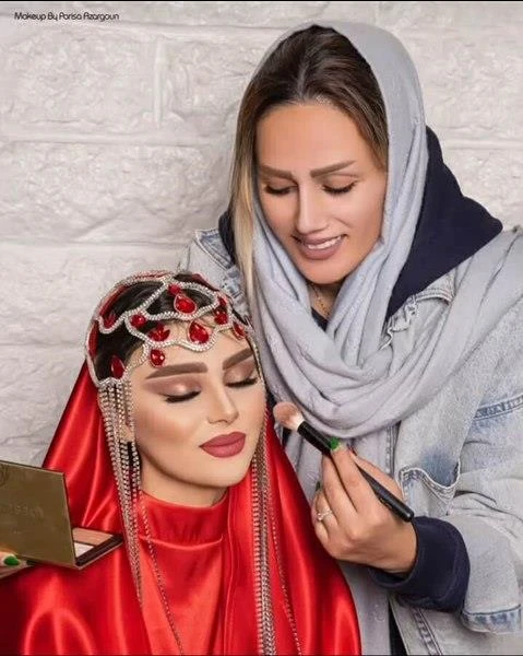 بلاگر و میکاپ آرتیست - پریسا