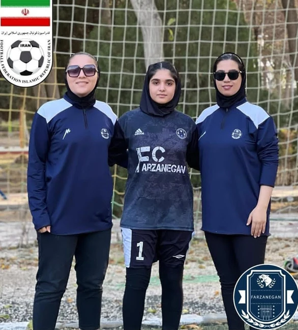 مدرسه فوتبال دختران فرزانگان