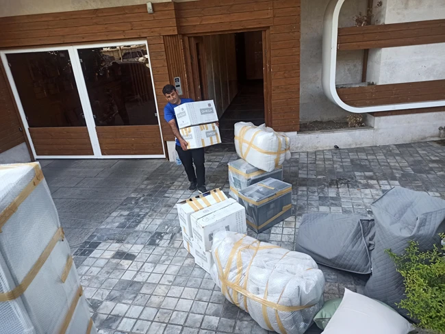 باربری آروین بار شیراز انواع ماشین با کارگر ماهر