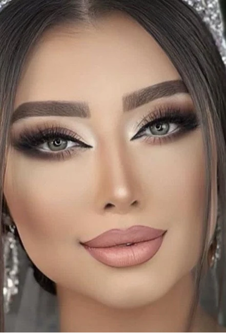 لیندا میکاپ آرتیست