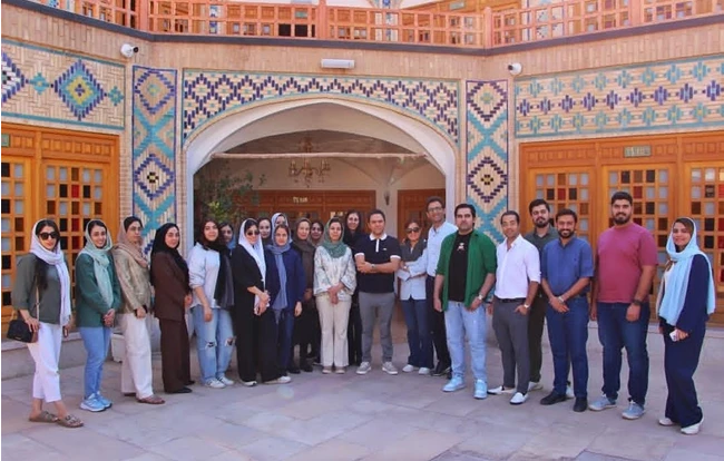 دکتر عزیز گشاده رو - متخصص پروتز و ایمپلنت دندان