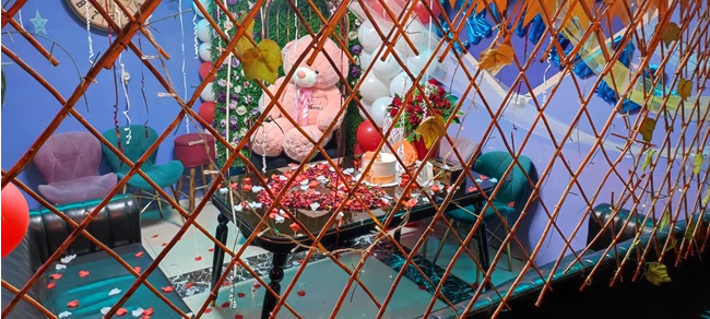 فروشگاه کادویی وتم تولد آقای راد در سهند