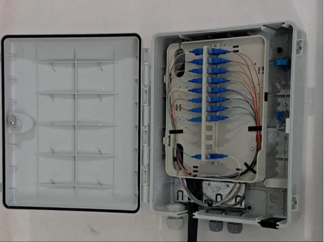 نصب فیبر نوری و آنتن مرکزی و دوربی مداربسته و شبکه