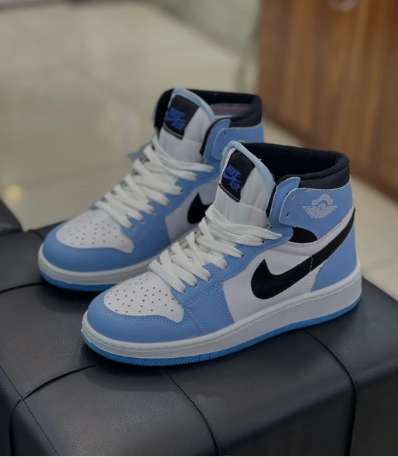 فروشگاه کفش کاریزما