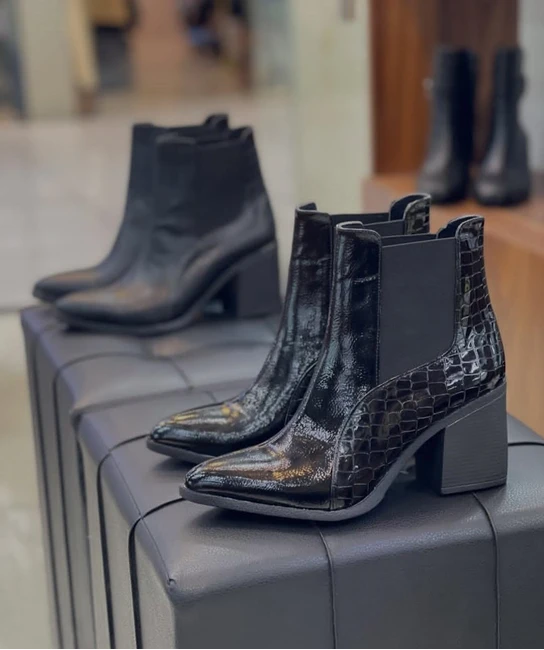 فروشگاه کفش کاریزما