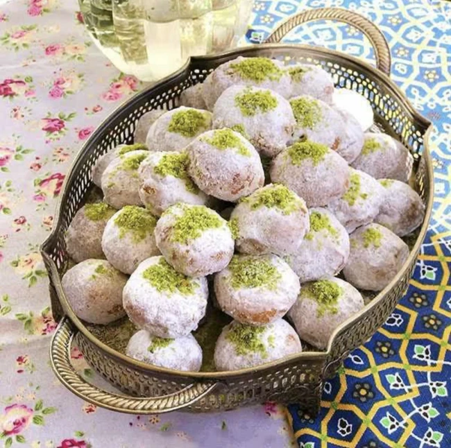 قطاب و شیرینی اصیل یزدی (ارسال در منطقه)