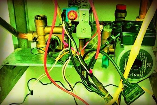 نصب/تعمیرات تخصصی پکیج و آبگرمکن دیواری