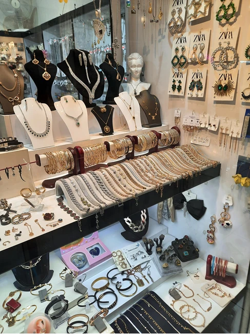 بدلیجات و اکسسواری